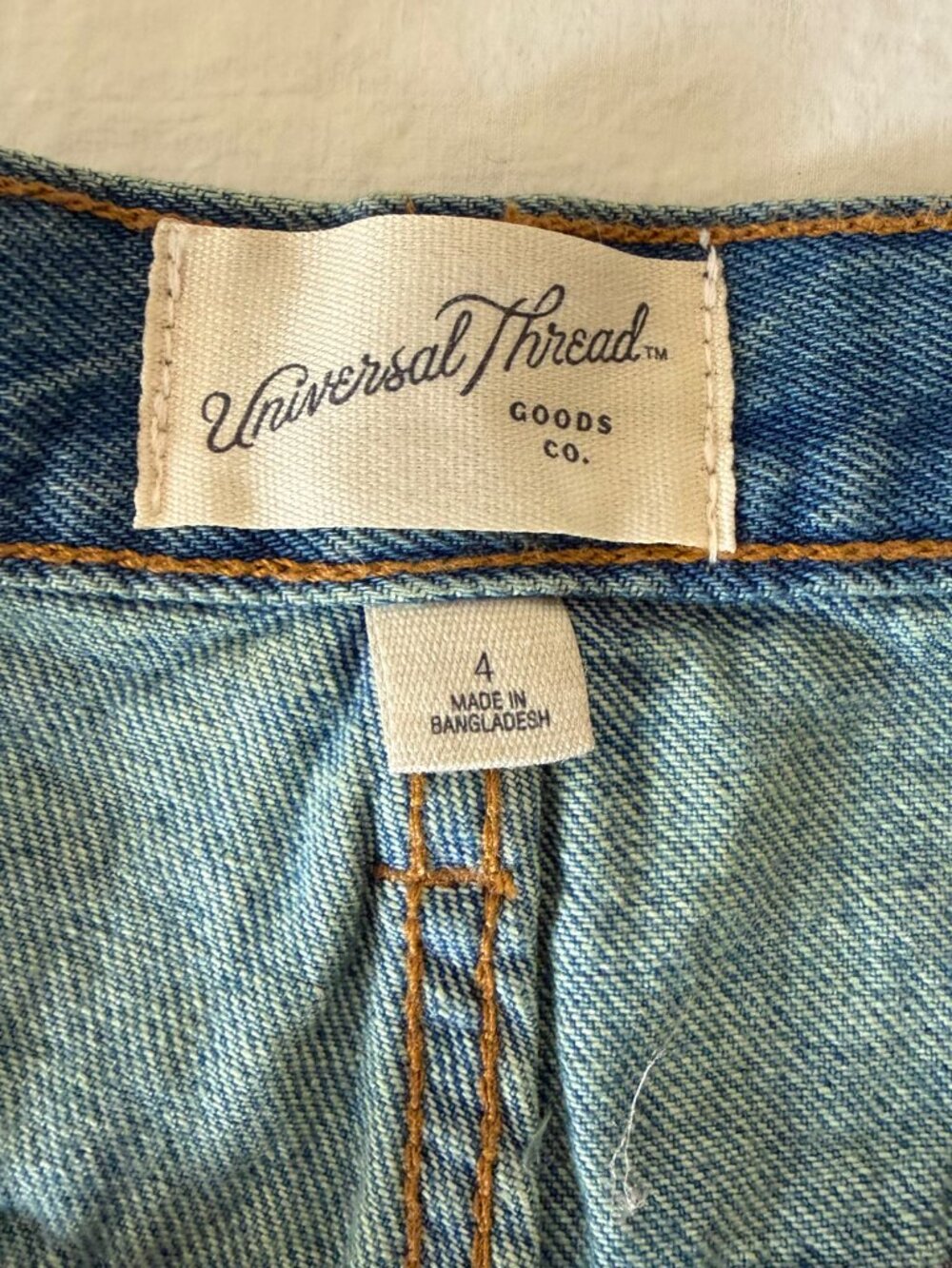 Universal Thread High Rise Mini Shorts Size 4 Distressed Button Closure NWT - Picture 10 of 10